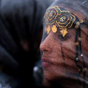 طفلة أمازيغية مغربية ترتدي الزي التقليدي