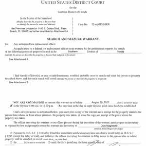 الصفحة الأولى من مذكرة تفتيش منزل ترامب