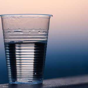 الماء فوائده كبيرة في حال التخلي عن غيره.