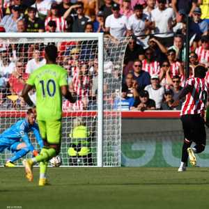 دي خيا لحظة تلقي الهدف الأول