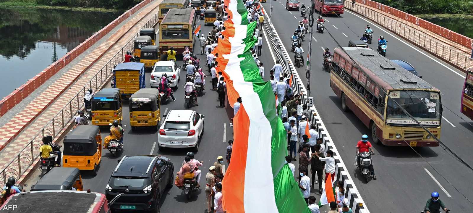 استقلت الهند في 15 أغسطس عام 1947، بفارق يوم واحد عن باكستان