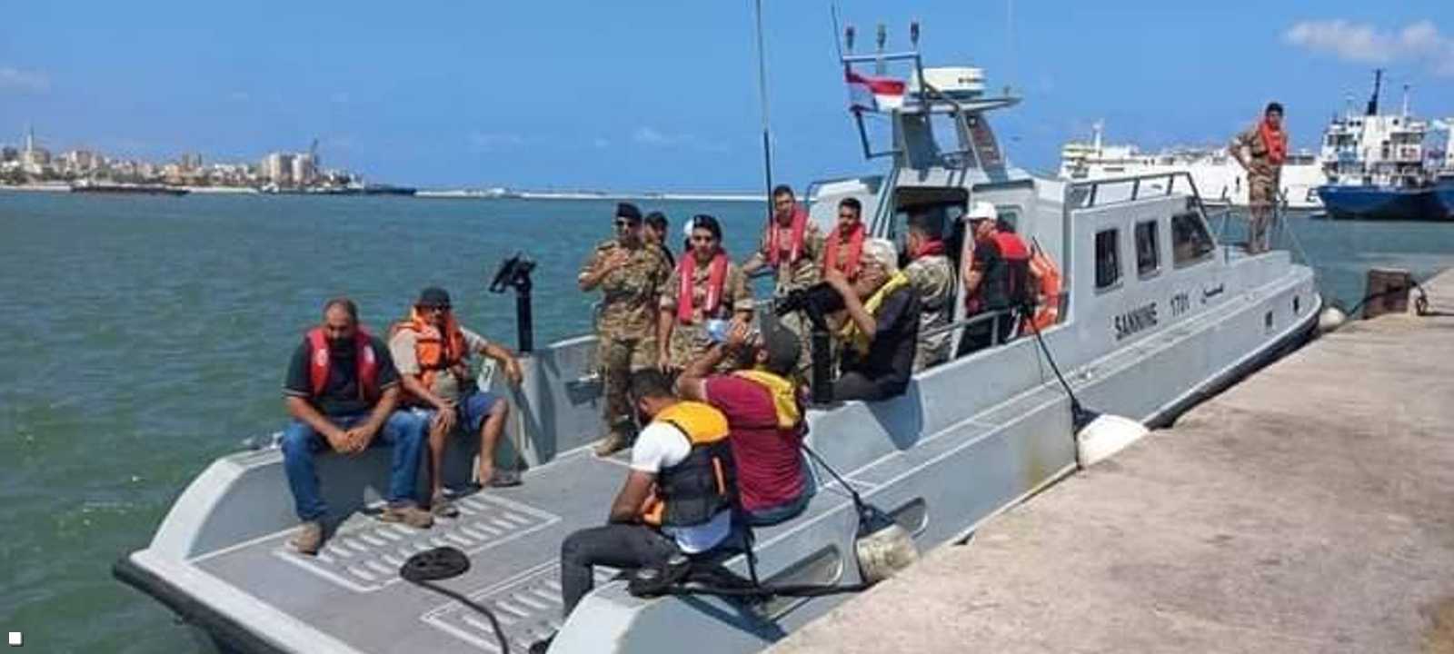 التركيز يتم على العثور على مكان غرق الزورق