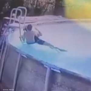 الفيديو صورته كاميرا مراقبة