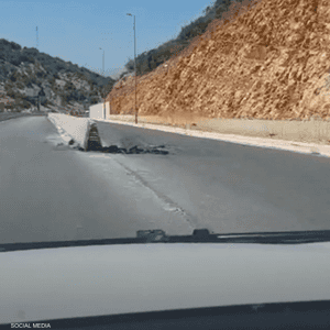 حاجز إسمنتي يظهر فجأة بمنتصف الطريق أودى بحياة جورج الراسي