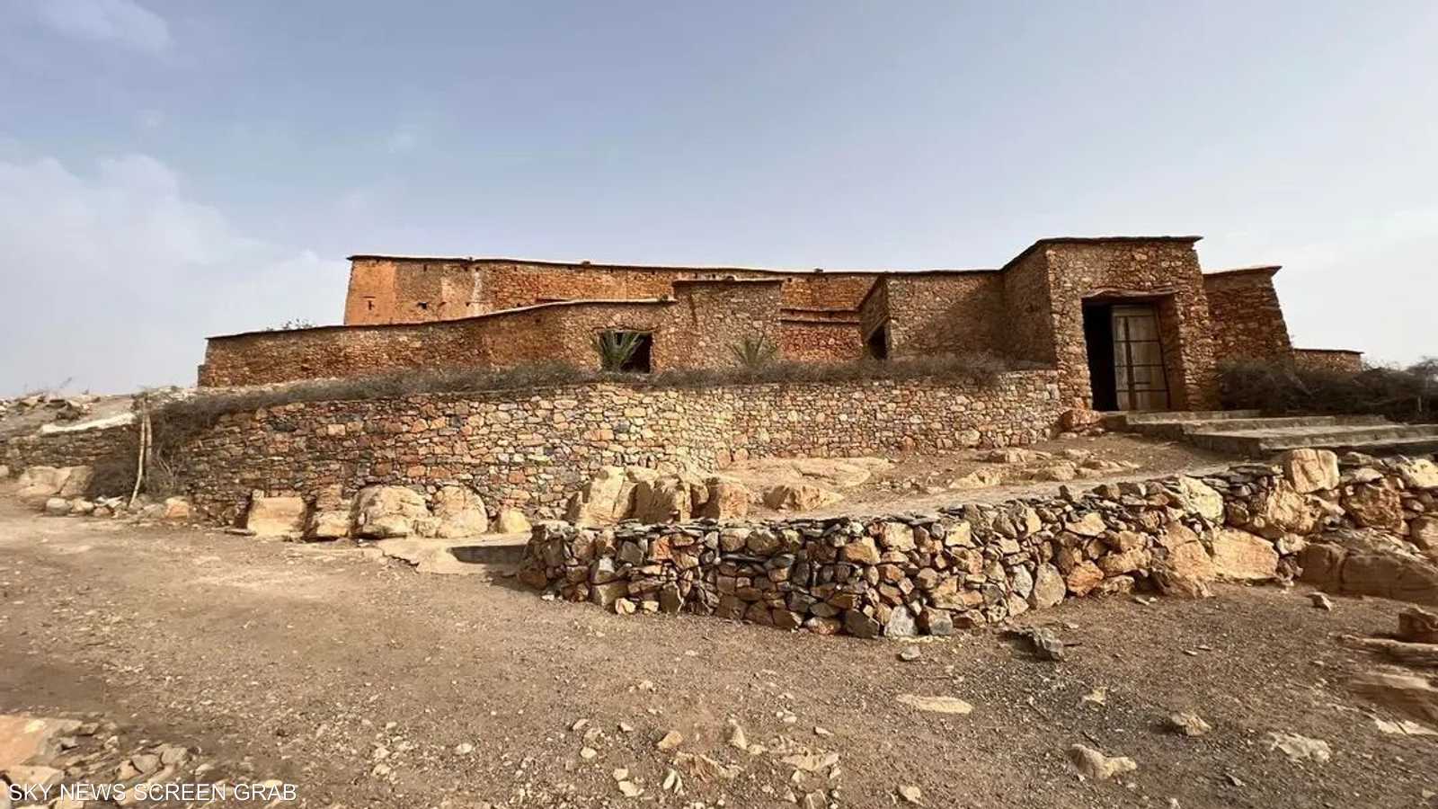 إيكودار هي عبارة عن منشآت جماعية قديمة عالية الأسوار