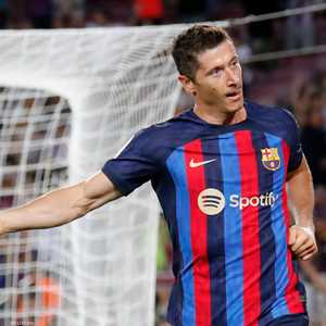عقد ليفاندوفسكي مع برشلونة يمتد لـ4 مواسم