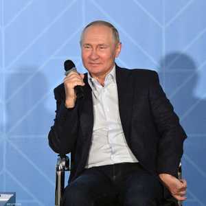 بوتن يقول إن ملايين الروس خارج روسيا "يعانون"