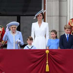 العائلة المالكة تهرع إلى قصر الملكة في اسكتلندا