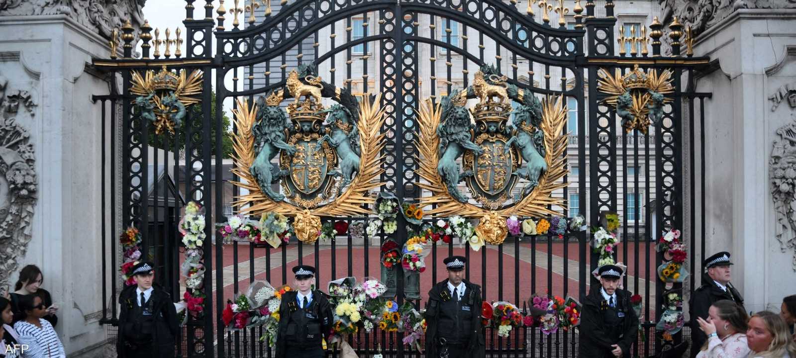 بوابة قصر بكنجهام في العاصمة لندن