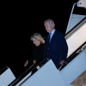 لحظة وصول جو بايدن وزوجته بريطانيا