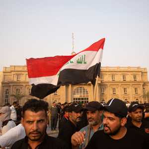 العراق في أزمة سياسية منذ نحو عام