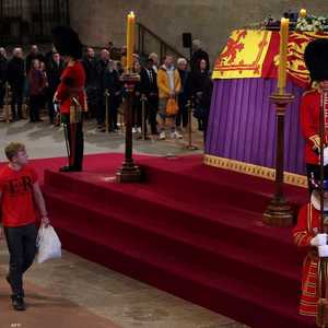 نعش الملكة في قاعة وستمنستر