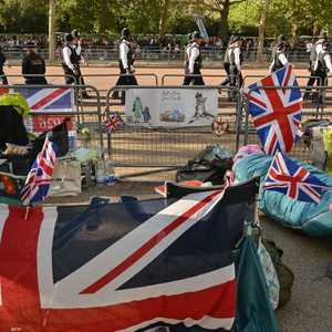 خيم آلاف الأشخاص الليلة الماضية في لندن