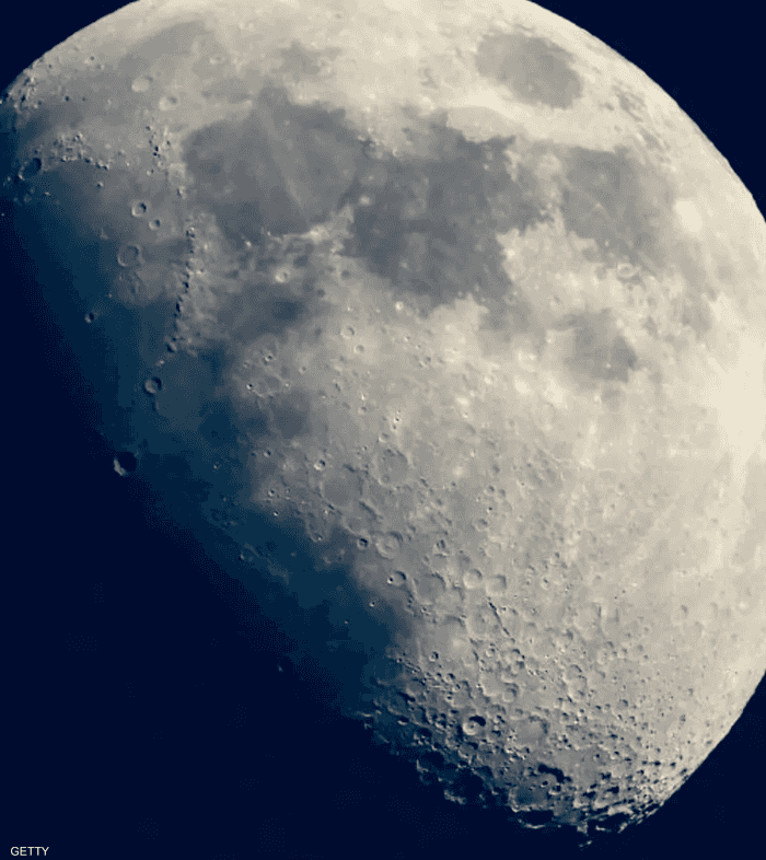 جانب من القمر - أرشيفية