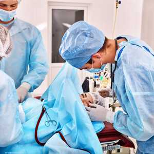 الجزائر.. جدل بشأن الانتشار الكبير لعمليات الولادة القيصرية