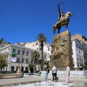 ساحة الأمير عبد القادر بالجزائر العاصمة