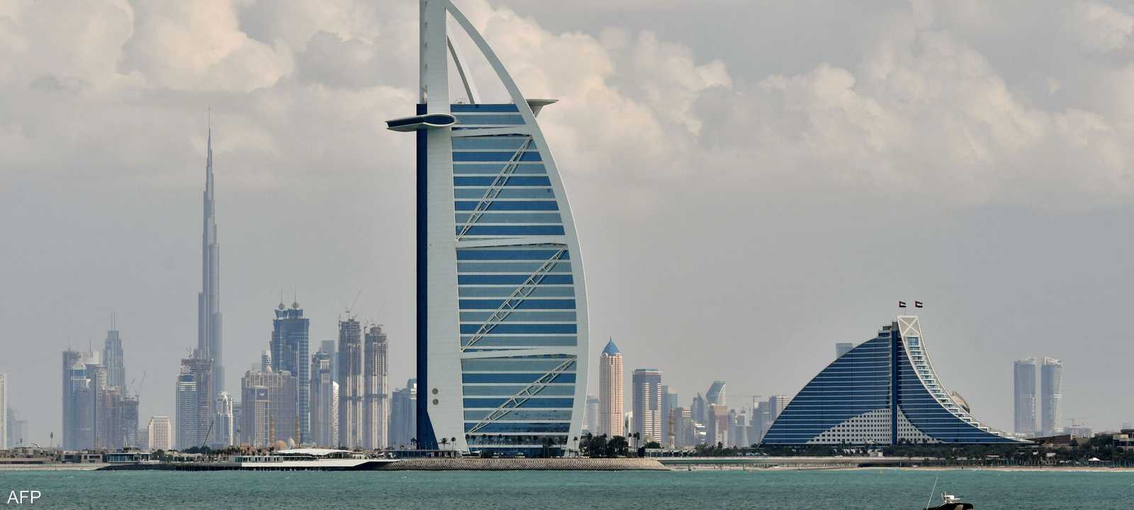 الاقتصاد الإماراتي يواصل النمو
