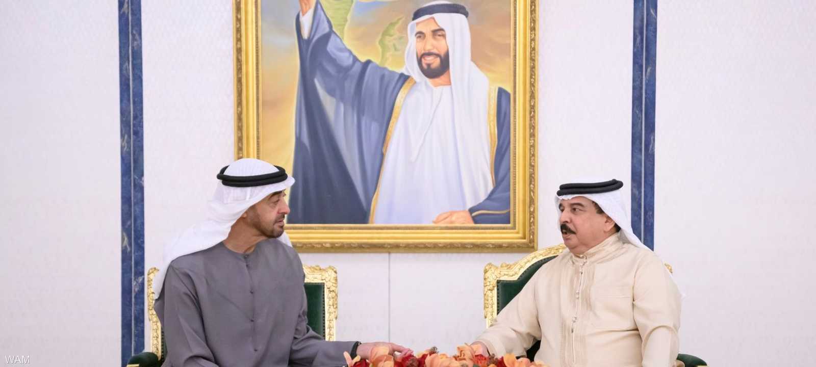رئيس الإمارات وملك البحرين بحثا العلاقات بين البلدين