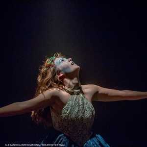 من العروض المشاركة في المهرجان