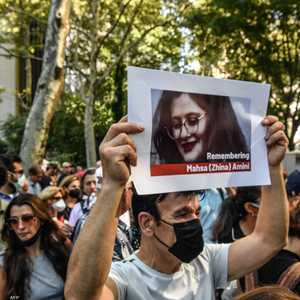 توفيت مهسا أميني بعد اعتقالها من قبل شرط الأداب