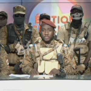 تم حل الحكومة وإغلاق الحدود البوركينية