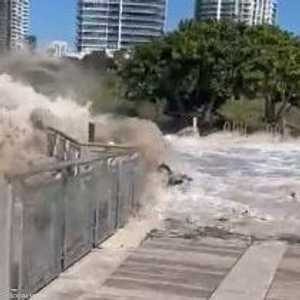 البحر الهائج أوقع إصابات بين الأميركيين في ميامي