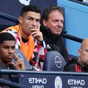 رونالدو راقب المباراة من مقاعد البدلاء