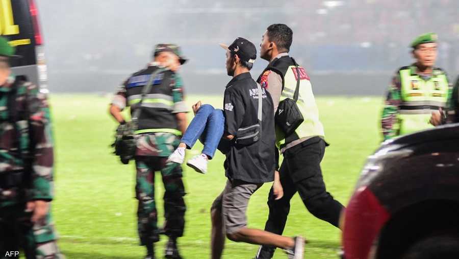 أمر الرئيس الإندونيسي جوكو ويدودو رابطة الدوري الممتاز بإيقاف المباريات لحين اكتمال التحقيق.