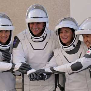 طاقم سبيس إكس يضم رائدة فضاء روسية وأخرى أميركية