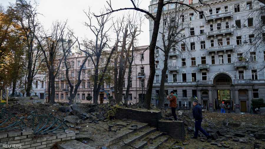 من آثار القصف على كييف