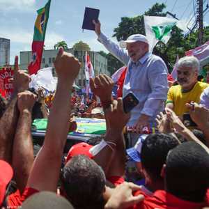 دا سيلفا يتقدم على بولسونار بخطى ثابتة في الانتخابات