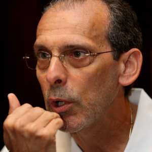 البرتغالي جورفان فييرا