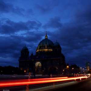 إضاءة منخفضة لكاتدرائية برلين لتوفير الطاقة