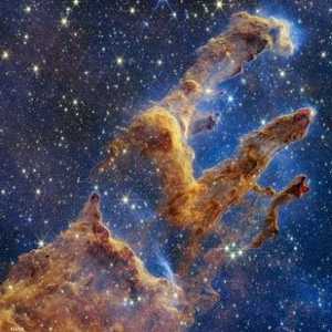 أعمدة الخلق تبعد عن الأرض 7 آلاف سنة ضوئية.