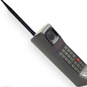 موتورولا داينا تاك أول هاتف محمول عرفه الإنسان.