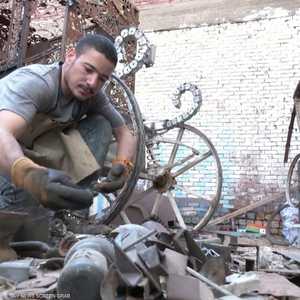 فنان مصري يستغل الخردة المعدنية لصنع أعمال فنية