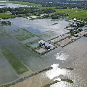 صورة جوية تظهر منازل غمرتها الفيضانات في بنغلاديش
