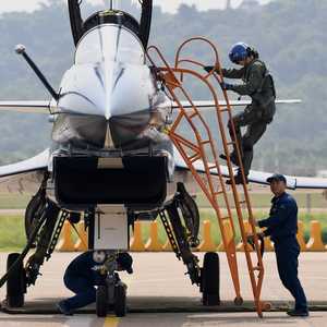 أرشيفية لطائرة صينية تستعد لطلعة جوية