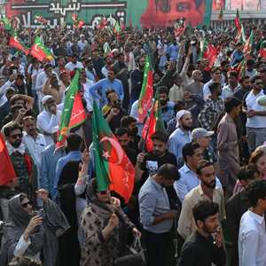 المسيرة تطالب بانتخابات مبكرة في باكستان