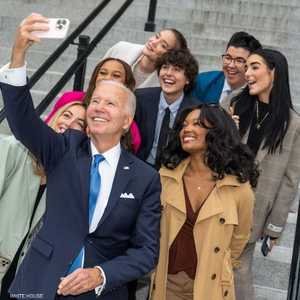 محاولات ديمقراطية لجذب الناخب الشاب عبر تيك توك