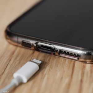 طريقة شحن الهاتف تؤثر على عمر البطارية