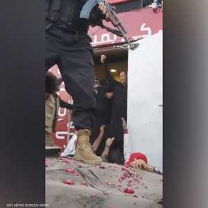 عمران خان يطمئن أنصاره بعد محاولة اغتياله