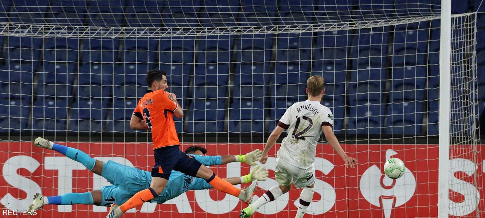 باشاك شهير فاز على هارتس الاسكتلندي