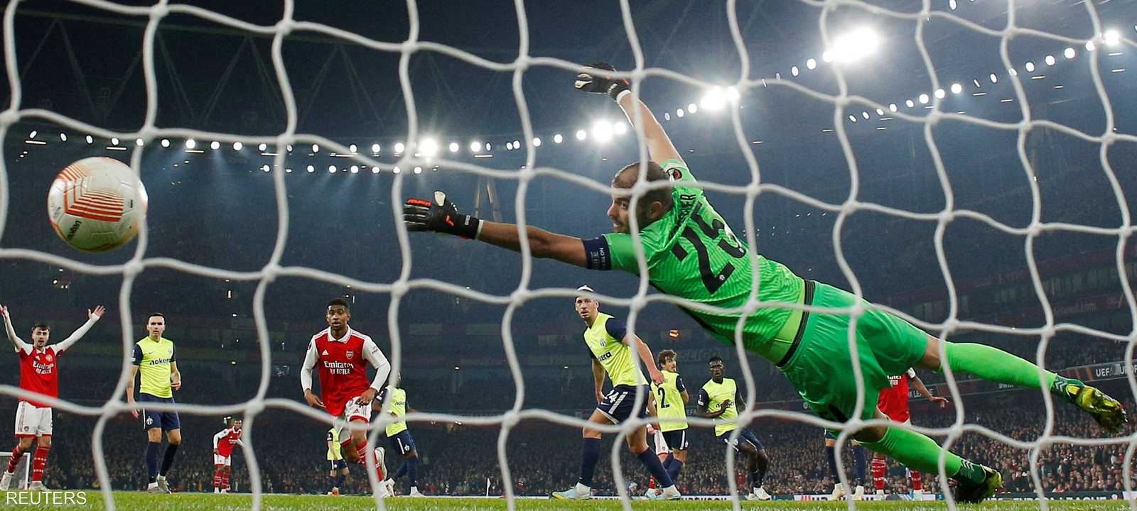 بهذا الفوز بهدف يتيم تصدر أرسنال مجموعته