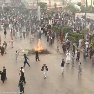 اندلاع اشتباكات بين أنصار عمران خان وقوات الأمن