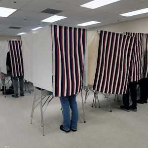 محاولات ديمقراطية لجذب الناخب الشاب عبر تيك توك