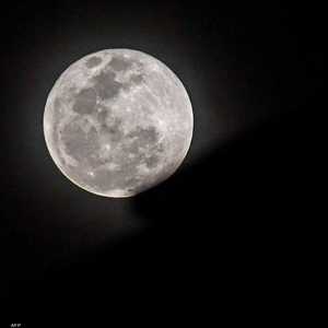 العالم يترقب الخسوف