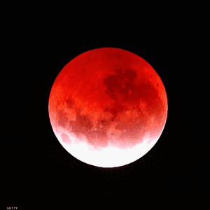 قمر الدم