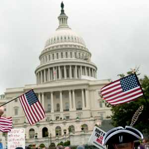 الانتخابات تجري وسط حالة من الانقسام