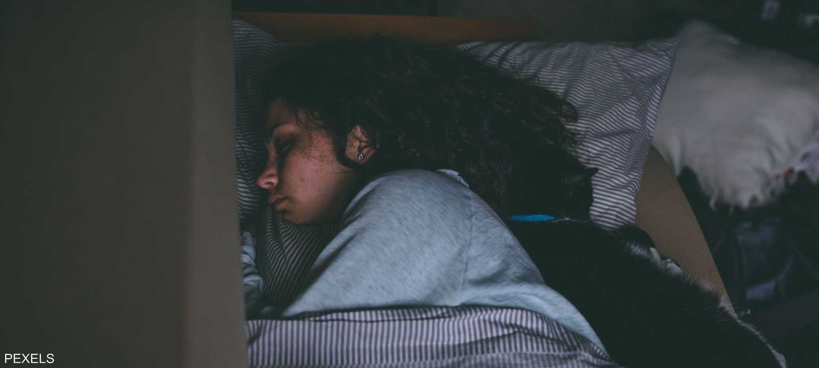 عادات يمكن القيام بها لتغيير موعد نومك والاستيقاظ مبكرا